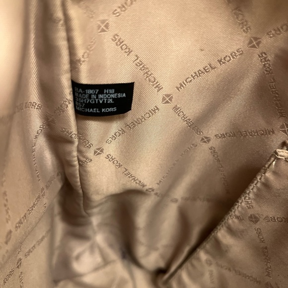 Michael Kors purse - Picture 6 of 7